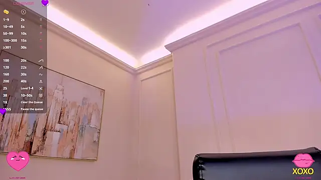 LisaFlowers  online show from April 13, 11:11 am