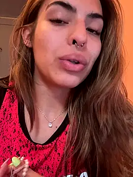 CammyyDomm online show from December 3, 9:50 pm