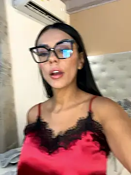 SofhiaTaylor online show from January 9, 1:32 am