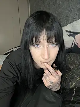 kcortnix online show from December 4, 9:59 pm