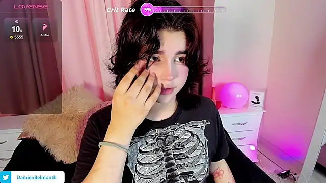 daniellesins2 online show from December 4, 8:09 pm