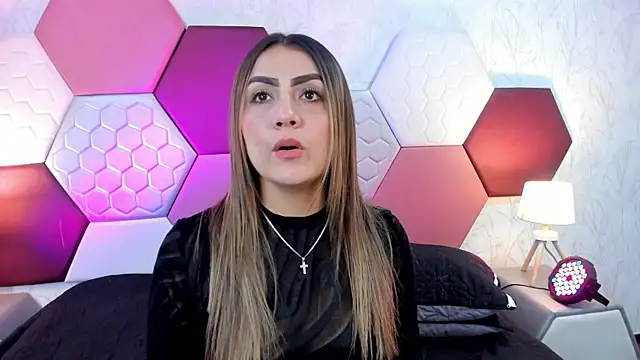 AriaRous online show from May 20, 3:42 pm