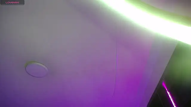  Emmaa x online show from December 18, 2:05 am