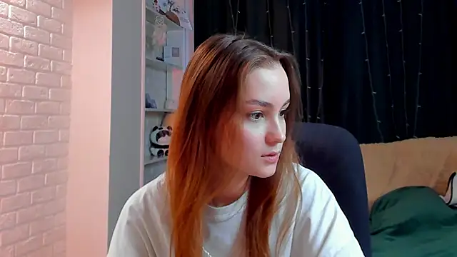 LouiseFlower  online show from November 30, 7:45 am