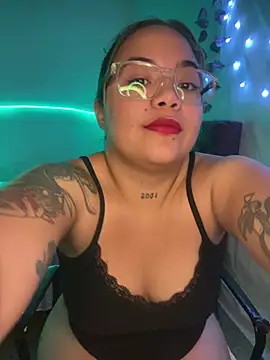 Lindalatina2001 online show from January 14, 12:15 am