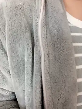 gatitachula93 online show from February 19, 1:43 pm