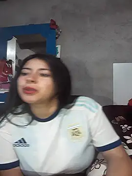 Estefanny Lolyy online show from July 8, 1:30 am