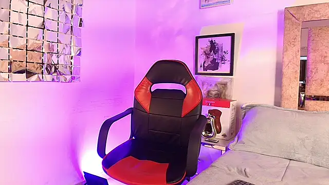 ElenaLauren online show from April 18, 3:14 pm