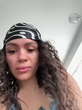 SiennaLuxexx online show from March 9, 1:14 pm