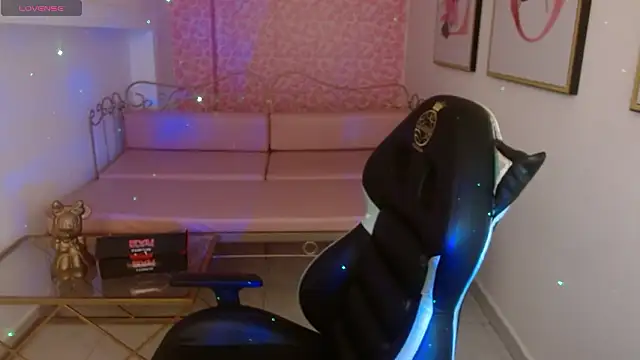 Nina harpper  online show from March 27, 1:12 pm