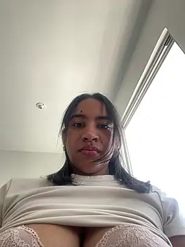 yourlatinhot online show from February 20, 4:30 pm