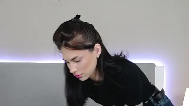 RachaelMils online show from April 2, 4:10 am