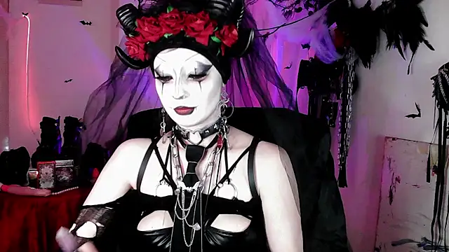 EmpressMorrigan online show from March 14, 11:33 am