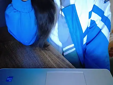 maian love online show from April 22, 7:22 pm