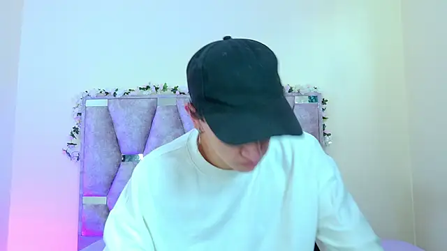 iris and damian online show from March 29, 5:34 pm