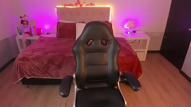 Celeste Rous   online show from December 5, 12:39 pm