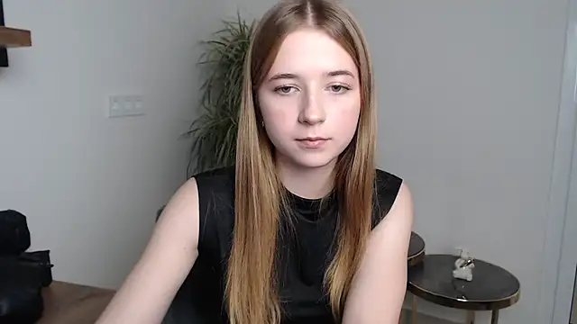 SweetBellaa  online show from December 3, 4:53 pm