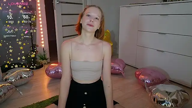 Lace Thrill online show from May 6, 11:31 pm