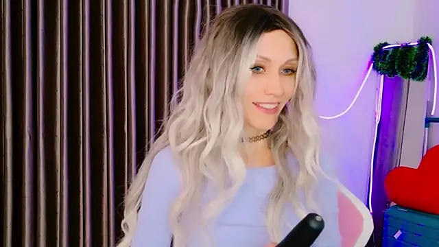 betty xoxoo online show from February 12, 11:12 am