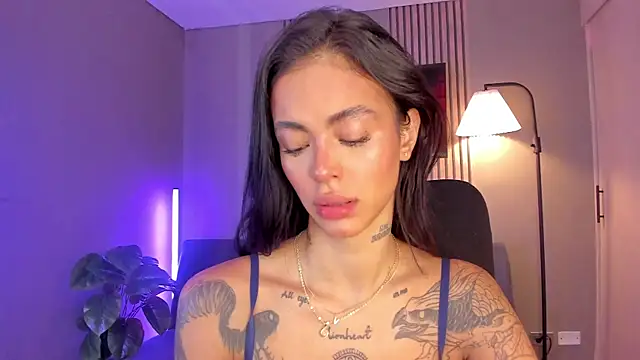 VegaLuxe online show from February 24, 1:43 pm