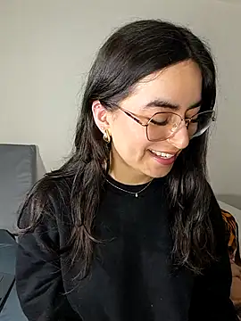 saasha Petit online show from April 15, 11:33 am