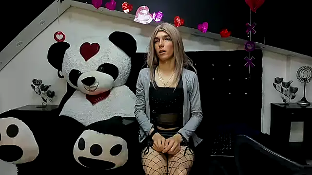 Lis Pearson online show from February 22, 3:29 am