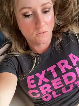 alluringpixie online show from April 12, 8:44 pm