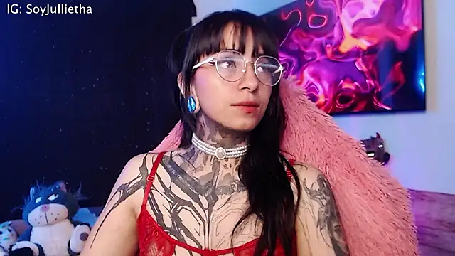 Julls420  online show from February 13, 3:19 am