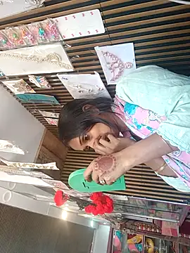 nehakapoor89 online show from February 18, 8:13 am