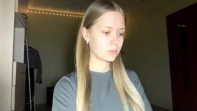 ZaidaSchwarten online show from February 9, 5:10 am