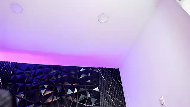 AriadnaLoren online show from March 19, 4:28 am