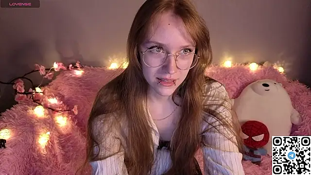 EmmaPratt online show from January 14, 1:10 am