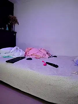 Divine Pouvoir online show from March 5, 8:37 pm