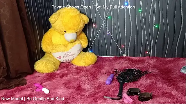 khushigoesnaughty0 online show from February 3, 6:22 am