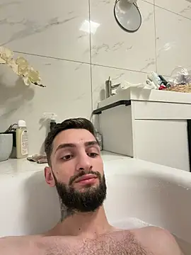 Juliann69Ramiro online show from January 31, 9:35 pm