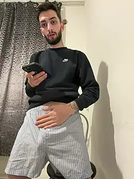 Juliann69Ramiro online show from January 11, 7:19 pm