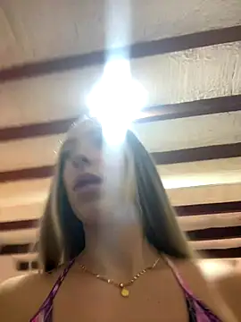 Oriana Rouse online show from December 13, 8:59 pm