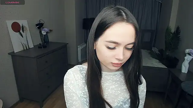 YvonneRobes online show from February 13, 7:37 pm