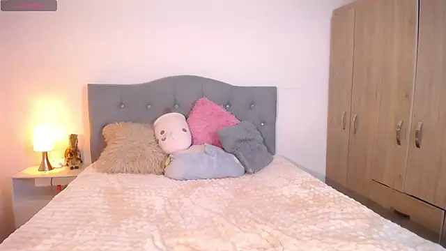 Kitten Riot online show from April 14, 11:16 pm