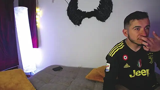 Noha and Iam online show from February 22, 11:33 am