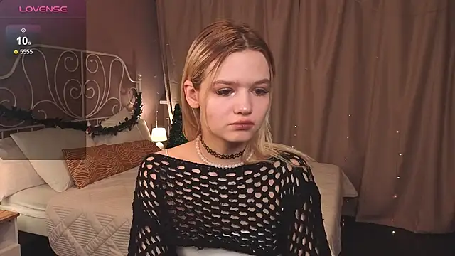 KianaVision online show from December 16, 5:57 am