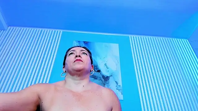 dahianeconnor online show from March 26, 12:07 pm