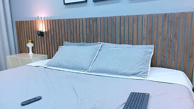 Mia Bellefort online show from February 24, 8:18 pm