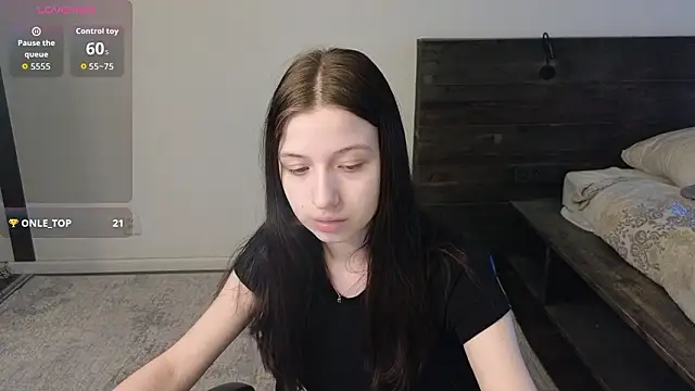 AlicePowells online show from March 24, 11:15 am