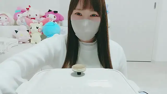 yuyuchan   online show from March 7, 10:22 am