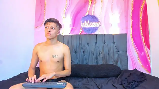 Hotsweet Guys online show from December 14, 4:51 am