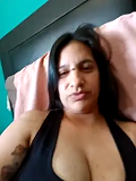 julietaloovee online show from December 17, 7:29 pm