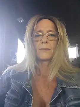 Sacha Scorp online show from April 10, 9:37 am