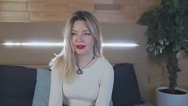 ToriCarter online show from May 16, 4:37 am