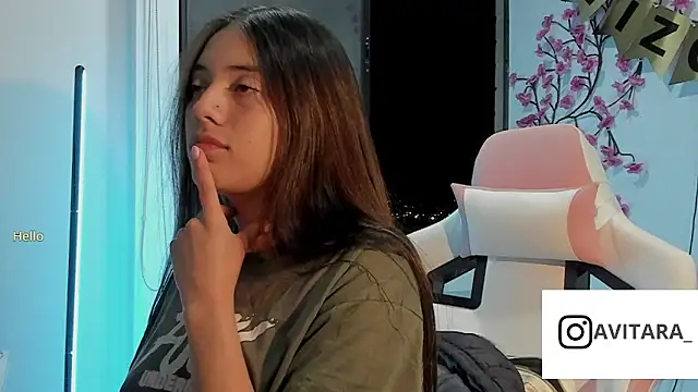 vanesita  online show from February 18, 2:43 am